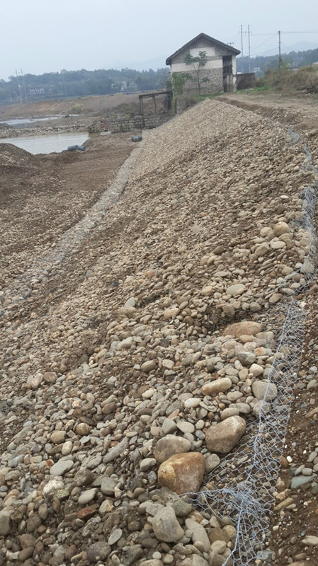 青海省玉樹藏族自治州災后重建防洪堤工程